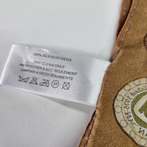 Liz Claiborne 100% Silk Rectangle Scarf Heritage Logo Print Tassels Charms Locks - Picture 4 of 6